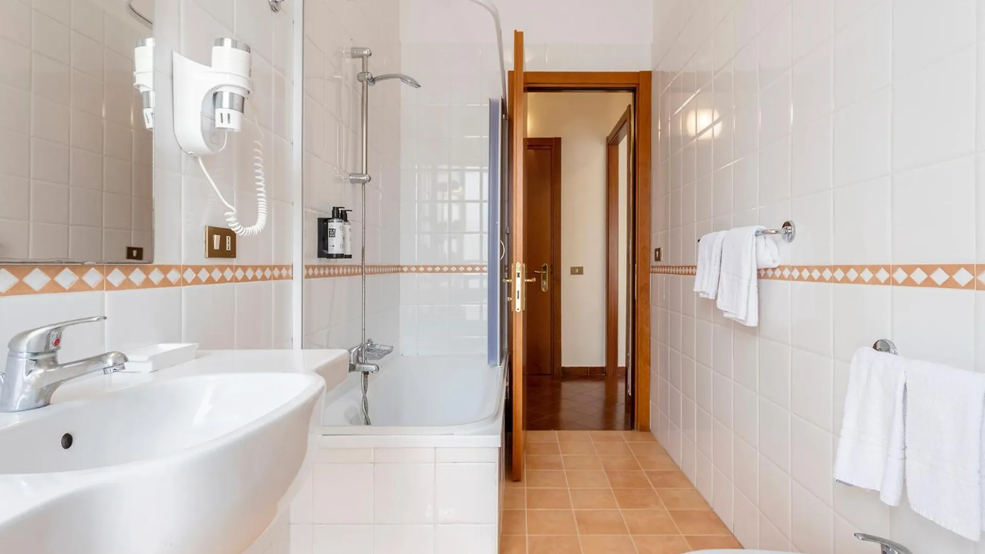***  Crisol Europa Hotel Palermo Italy