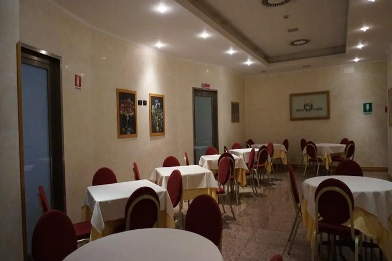 מלון פלרמו Crisol Europa 3*,