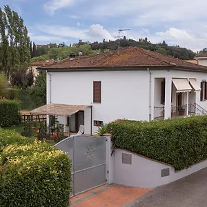 https://villa-egola.it-tuscanyhotel.com